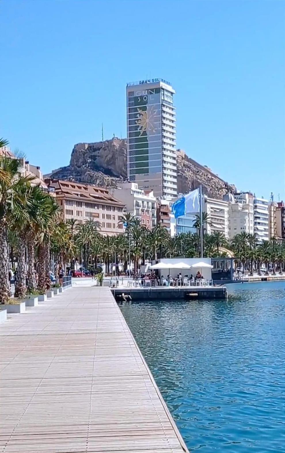 Gran Atico Con Terraza En El Centro De Alicante Ngoại thất bức ảnh
