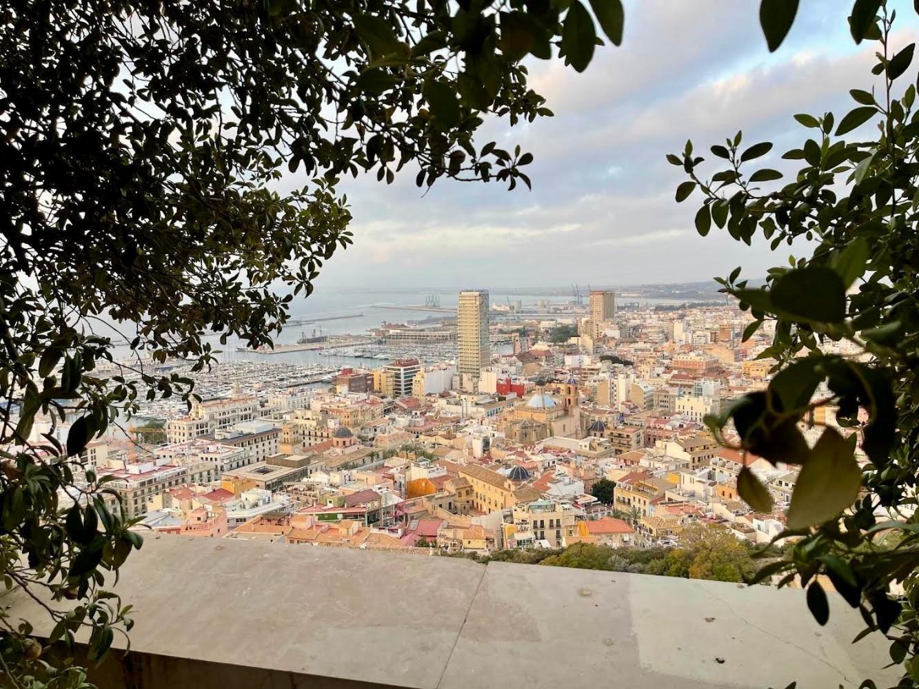 Gran Atico Con Terraza En El Centro De Alicante Ngoại thất bức ảnh